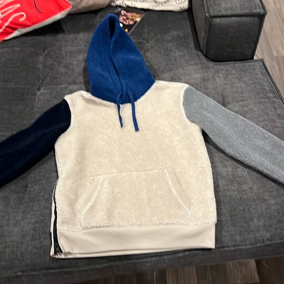 American Eagle size small fleece pullover.  Great condition. - Picture 1 of 3